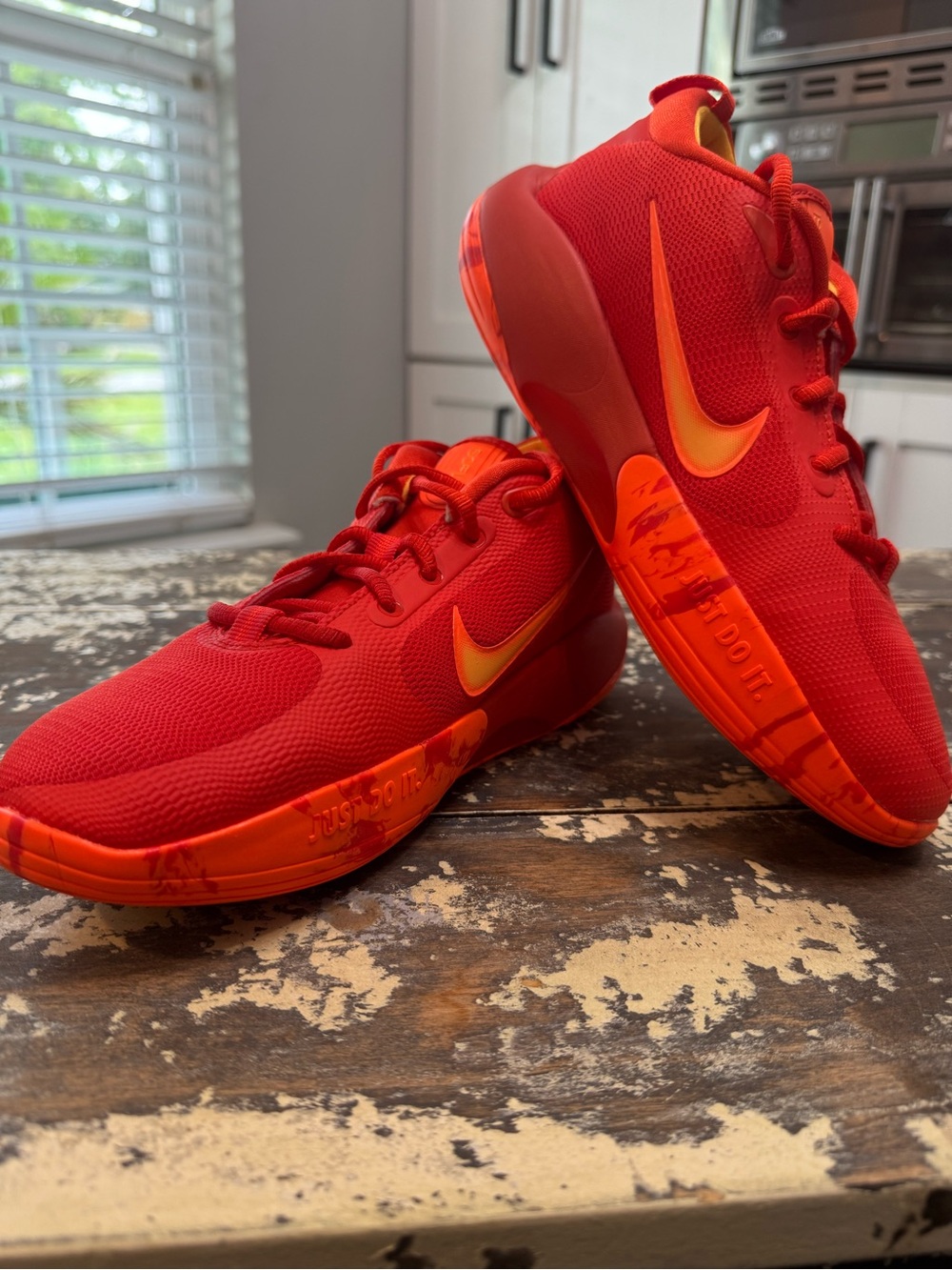 Nike ISOFLY Red and Orange Low-Top Sneakers